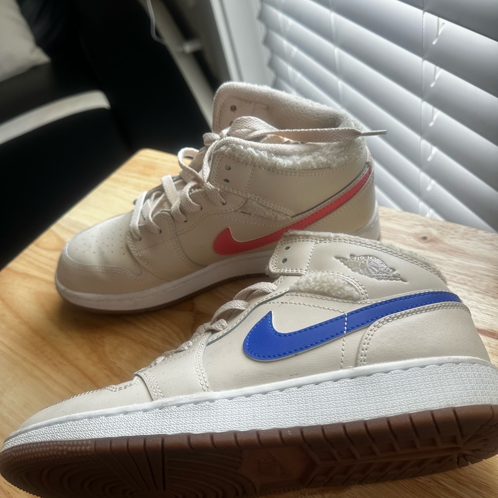 Jordan Kids Sneakers in Cream with Blue and Red Accents